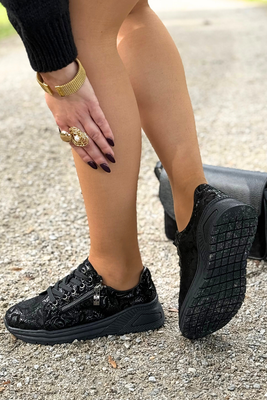 Kožené nazouvací boty na klínku se zipem, černé