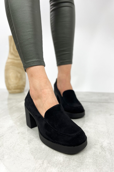 Černé semišové mokasíny na vysokém podpatku a platformě