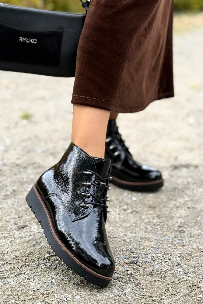 Hnědé semišové ploché boty, zateplené