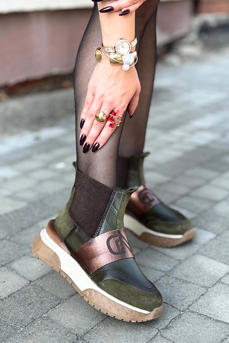 Kožené kotníkové boty olivové barvy s nazouvací platformou