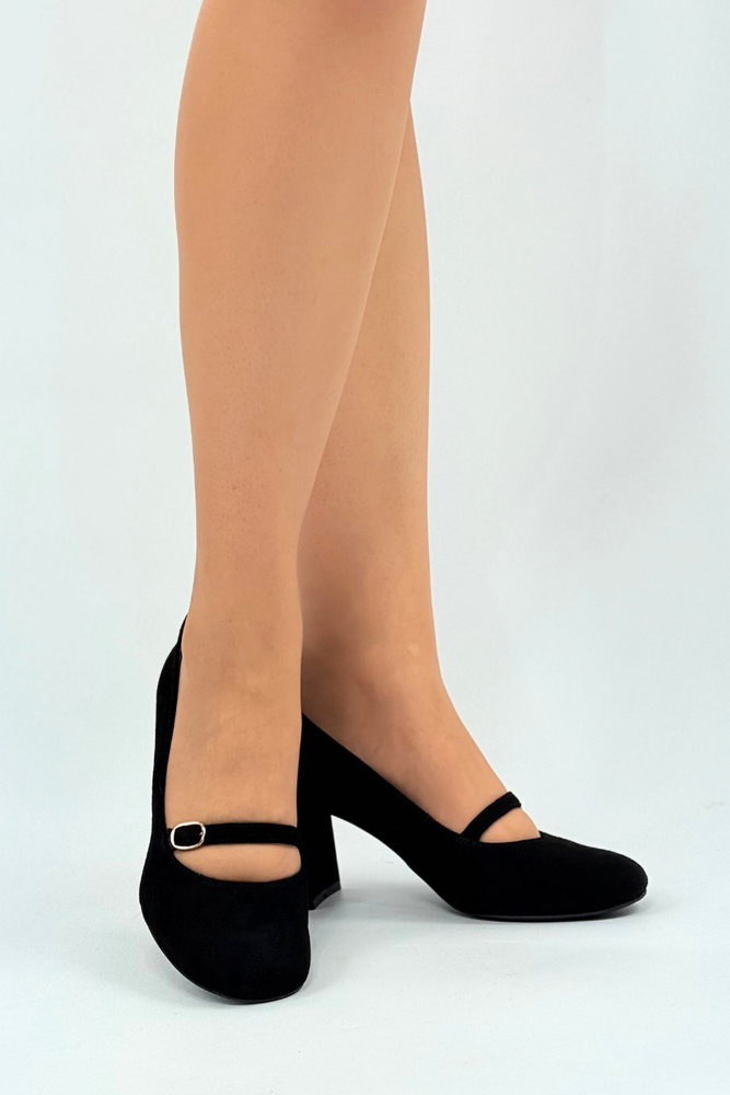 Černé nazouvací lodičky Ryłko z přírodní velurové kůže