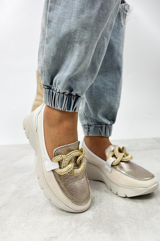 Nazouvací boty na klínku Hispanitas, bílé a zlaté
