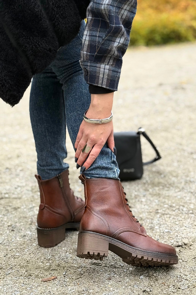 Černé kotníkové boty Potocki s ozdobným podpatkem