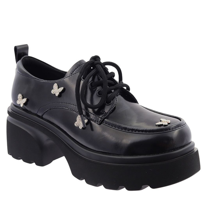 Černé šněrovací boty na masivní platformě a bloku