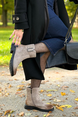 Černé kotníkové boty Potocki s ozdobným podpatkem