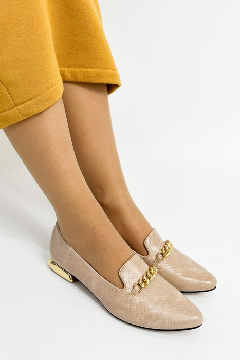 Béžové balerínky se zlatým řetízkem a nízkými podpatky