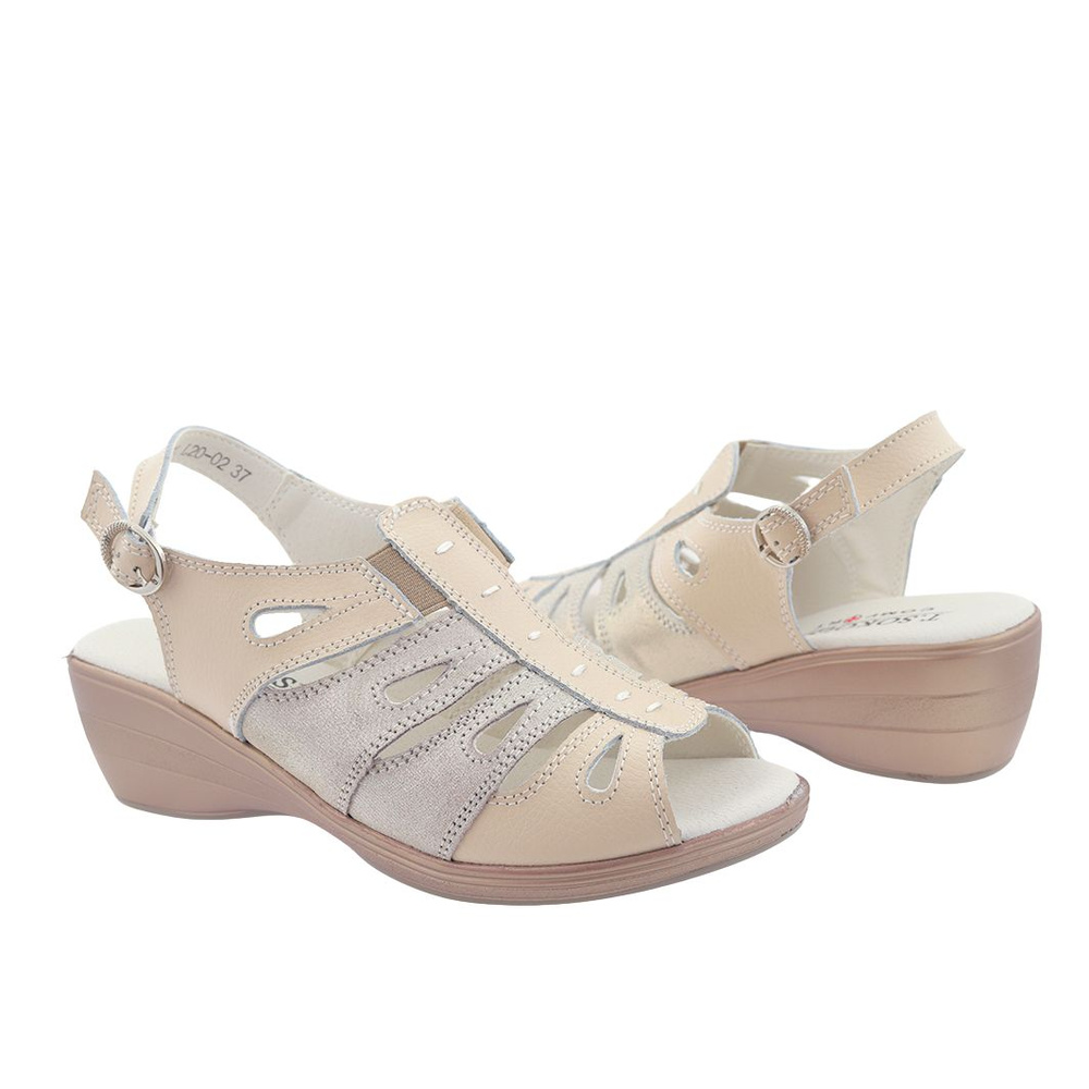 Dámské béžové kožené sandály na klínku značky T. Sokolski