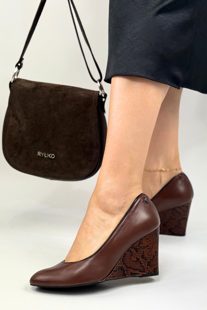 Kordel 2160 zlaté lodičky na klínku