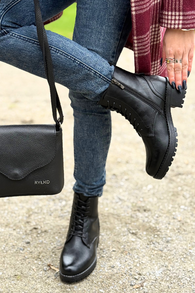 Černé kotníkové boty Potocki s ozdobným podpatkem