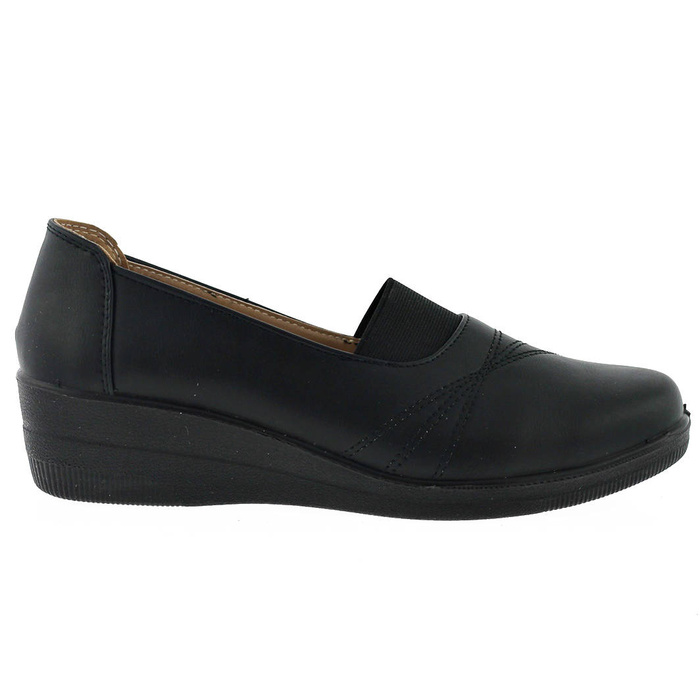 Dámské černé slip-on boty s lehkým klínem