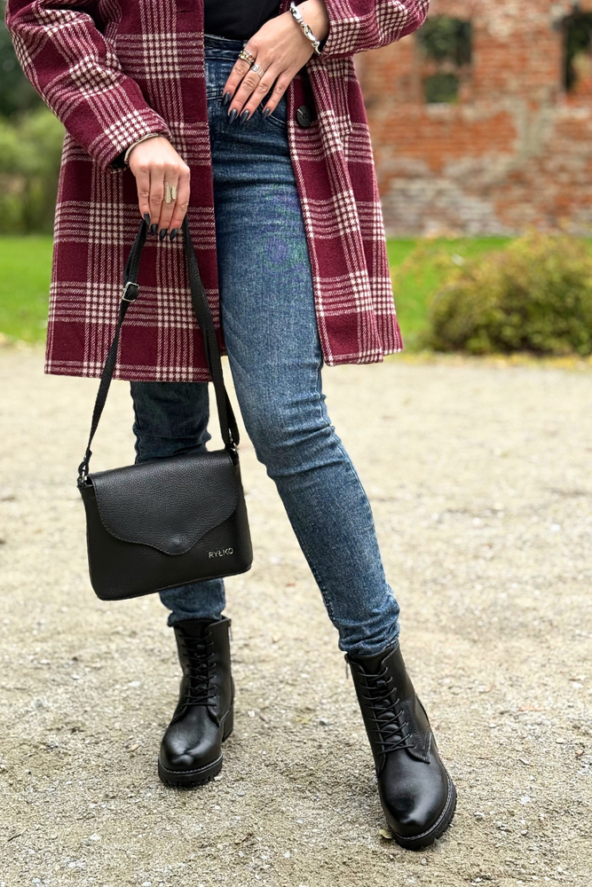 Černé kotníkové boty Potocki s ozdobným podpatkem