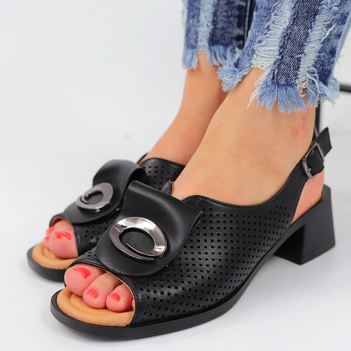 Černé kožené sandály s perforovaným blokem Vinceza