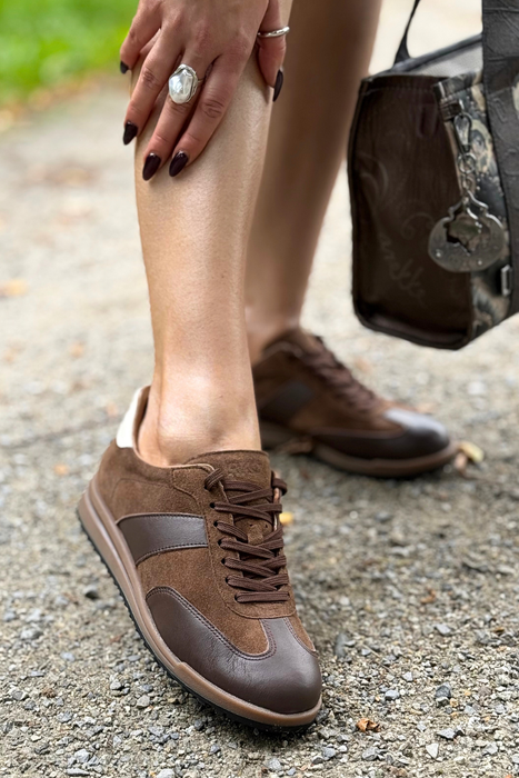 Béžové tenisky Ryłko vyrobené z přírodní a semišové kůže