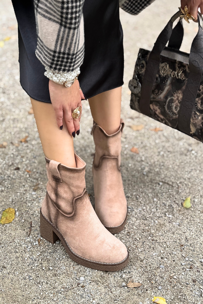 Černé kotníkové boty Potocki s ozdobným podpatkem