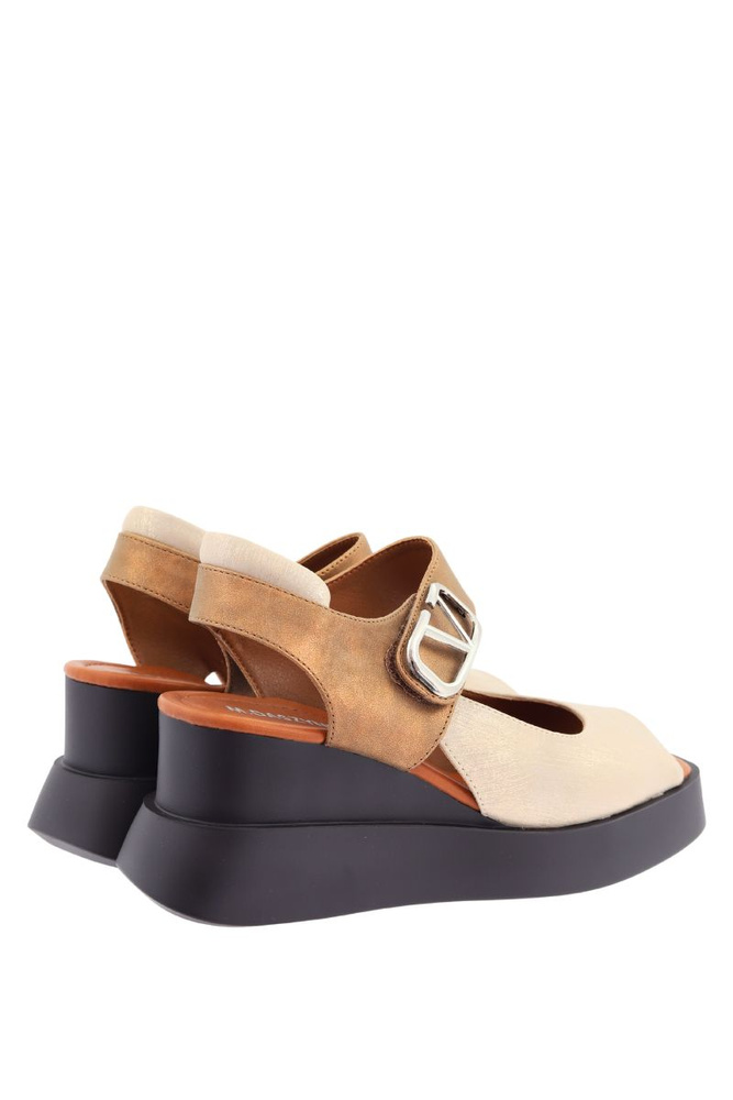 Zlaté sandály na klínku z ekokůže se suchým zipem