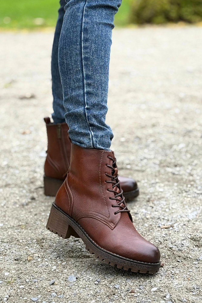 Černé kotníkové boty Potocki s ozdobným podpatkem