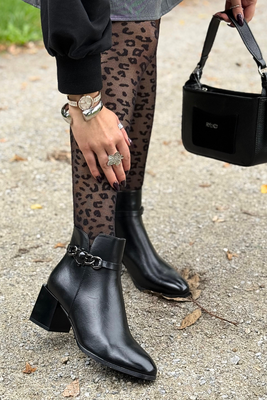 Černé kotníkové boty Potocki s ozdobným podpatkem