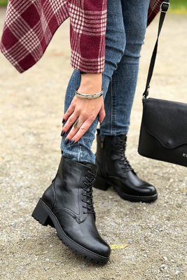 Černé kotníkové boty Potocki s ozdobným podpatkem