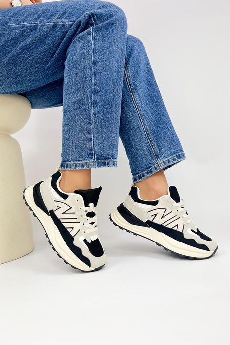 Dámské černo-bílé šněrovací tenisky na platformě