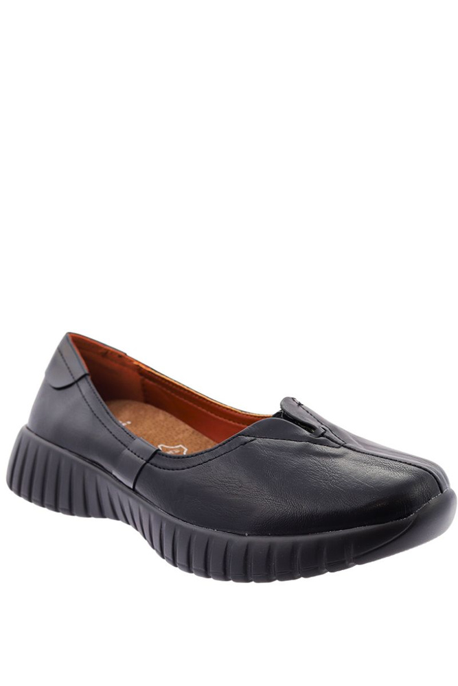 Černé boty na platformě s gumičkou vpředu