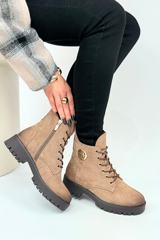 Černé kotníkové boty Potocki s ozdobným podpatkem