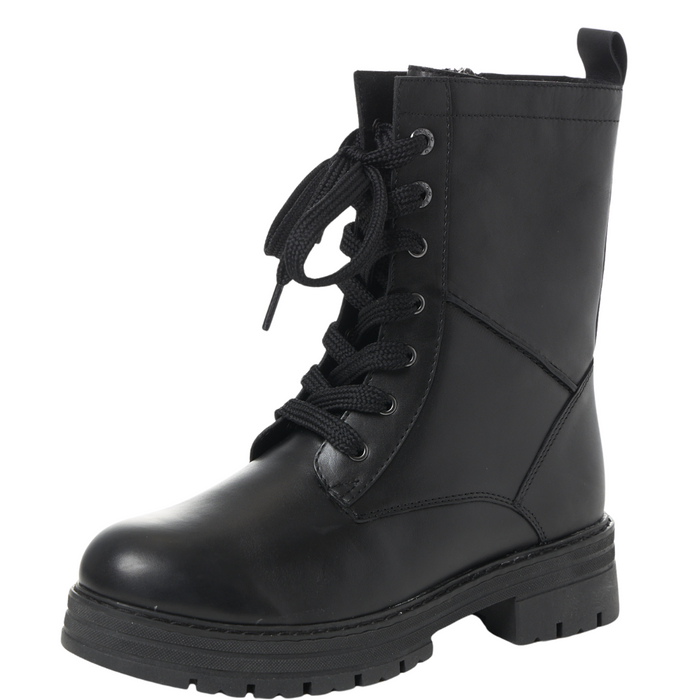 Černé kožené kozačky s tkaničkami na silnější podrážce Marco Tozzi