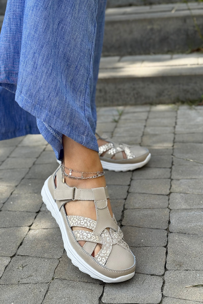 Béžové boty na suchý zip s platformou