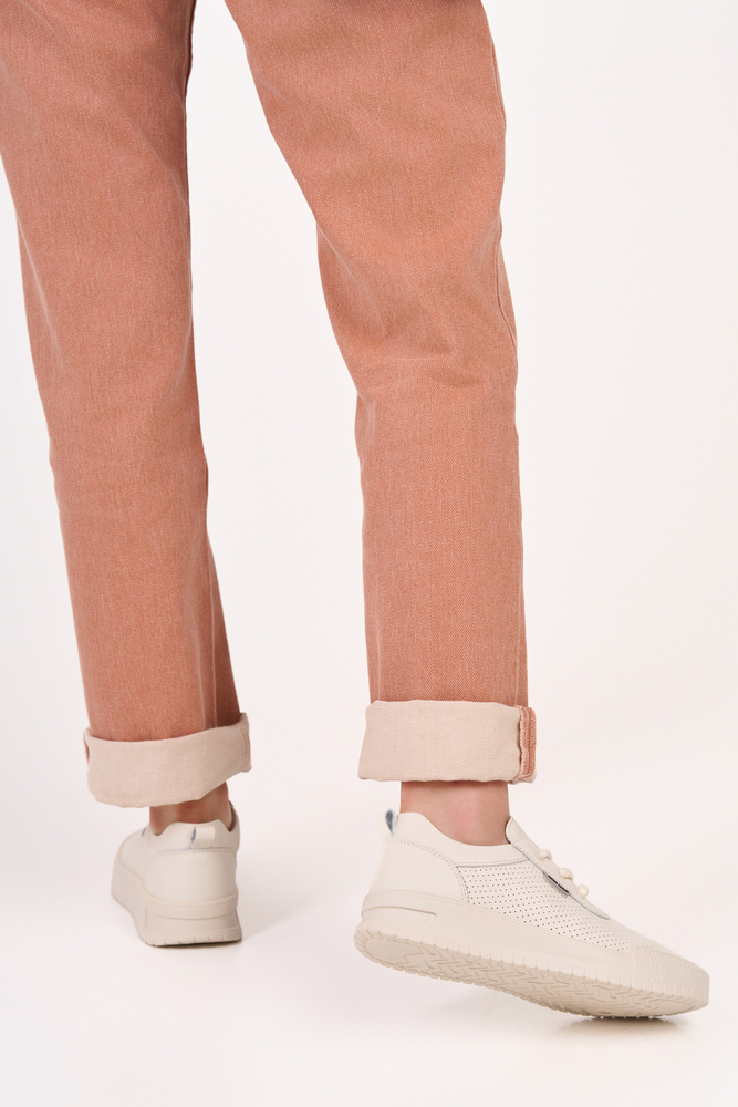 Béžové kožené boty s perforací na platformě