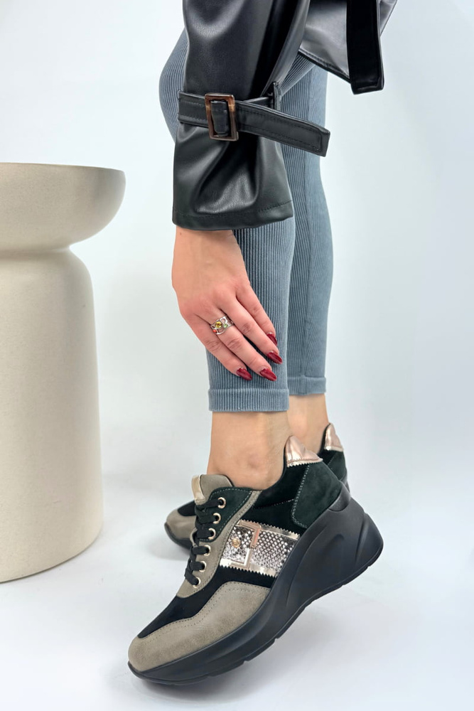 Černé dámské šněrovací tenisky z eko kůže