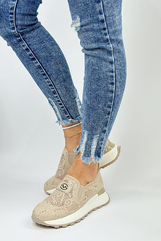 Béžové kožené sportovní boty s krajkou, nazouvací