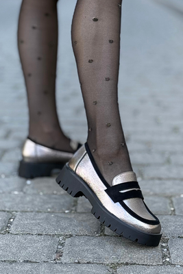 Zlaté mokasíny na platformě s řetízkem