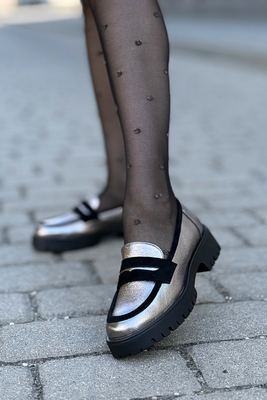 Zlaté mokasíny na platformě s řetízkem