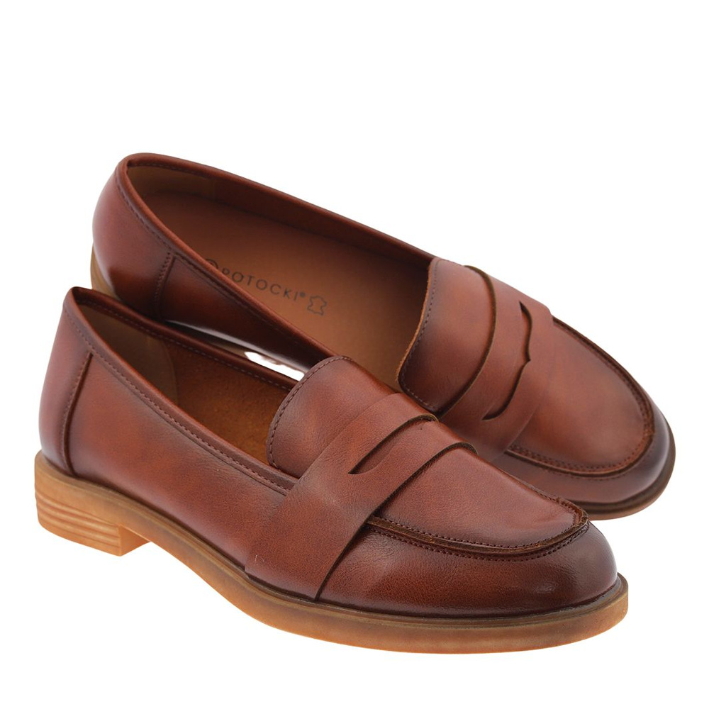 Hnědé dámské mokasíny s plochou podrážkou