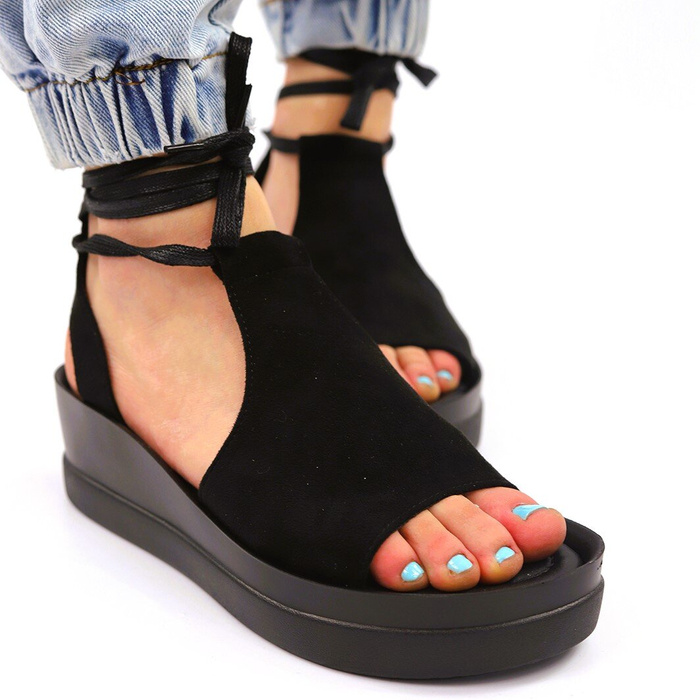 Černé semišové sandály na platformě Potocki