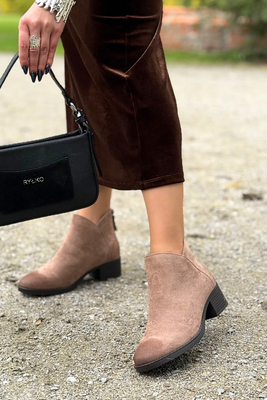 Hnědé semišové ploché boty, zateplené