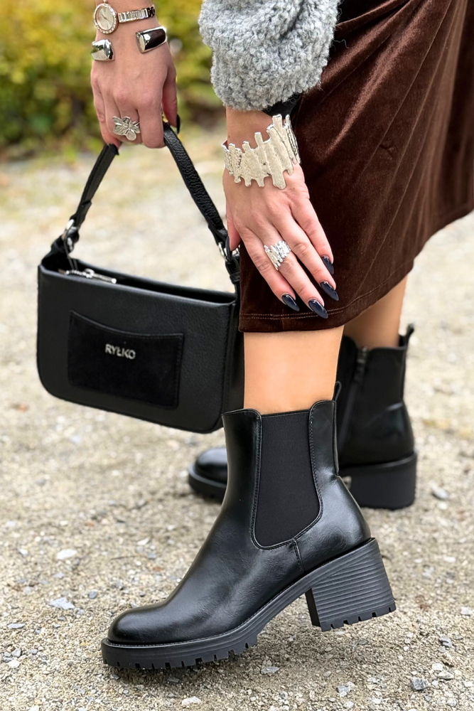 Hnědé semišové ploché boty, zateplené