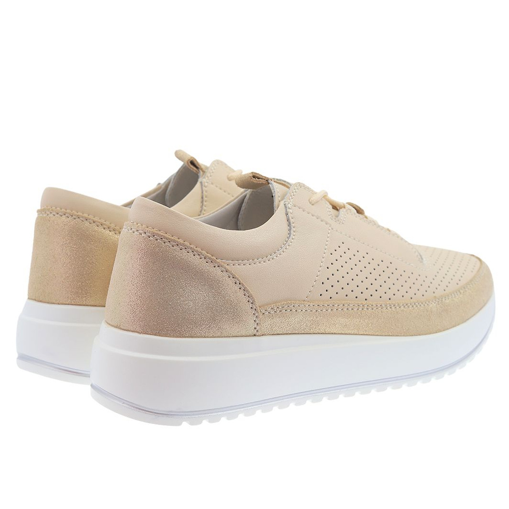 Perforované béžové a zlaté kožené boty na platformě