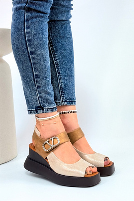 Zlaté sandály na klínku z ekokůže se suchým zipem