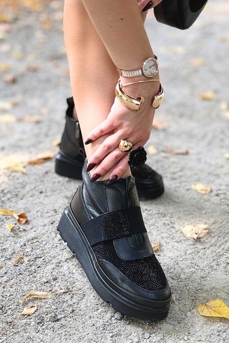 Kožené kotníkové boty olivové barvy s nazouvací platformou