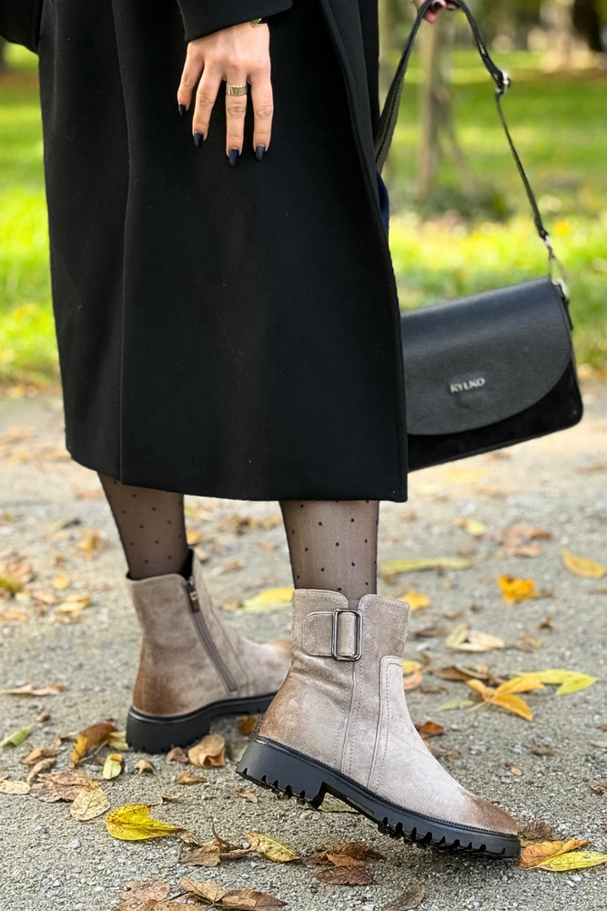 Černé kotníkové boty Potocki s ozdobným podpatkem