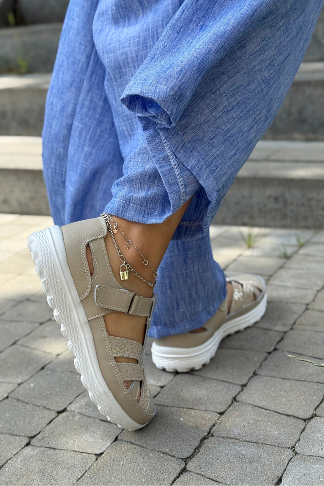 Béžové boty na suchý zip s platformou