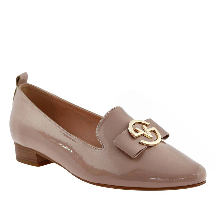 Elegantní lakované mokasíny na nízkém podpatku značky Vinceza