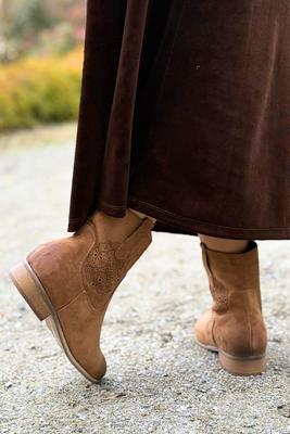 Černé kotníkové boty Potocki s ozdobným podpatkem