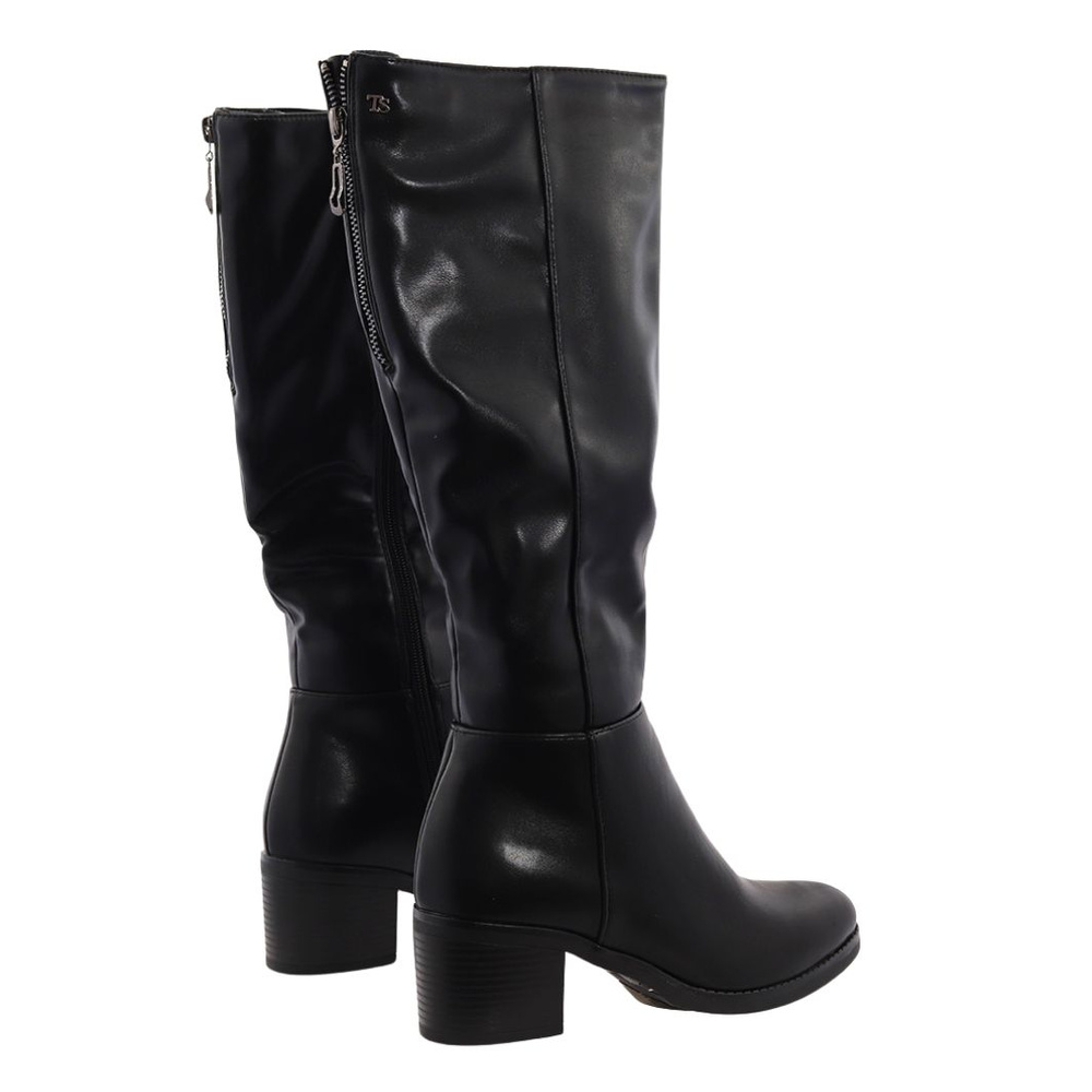 Černé kotníkové boty na zip značky T. Sokolski