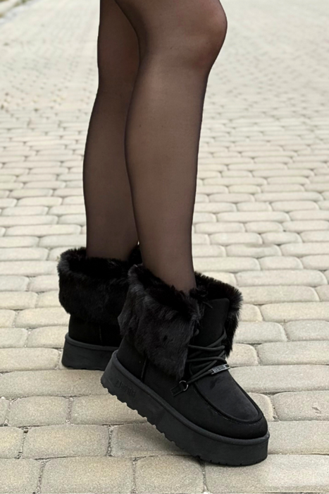 Dámské černé nazouvací sněhule s kožíškem