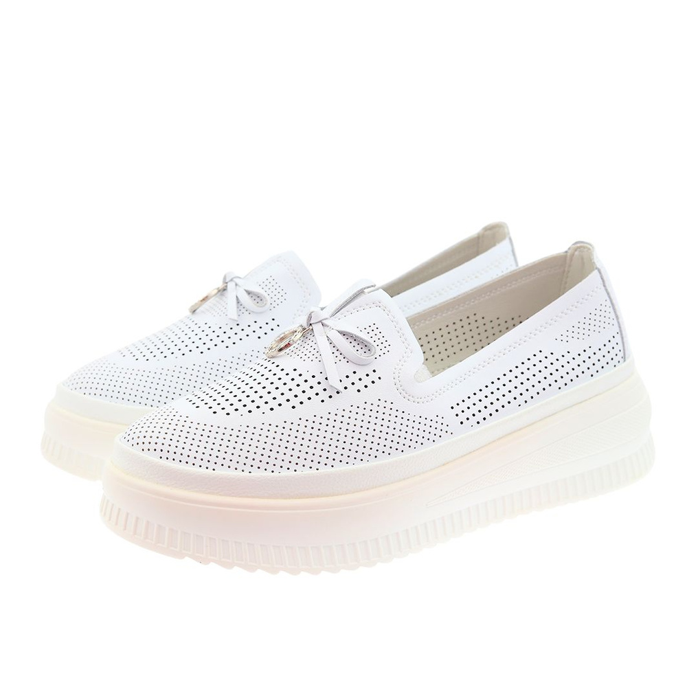 Bílé perforované kožené boty s nazouvací platformou