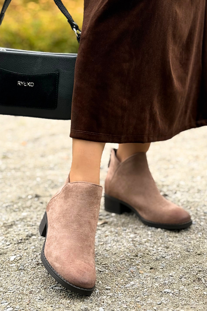 Hnědé semišové ploché boty, zateplené