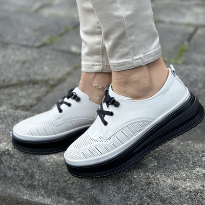 Béžové kožené boty se tkaničkami na platformě