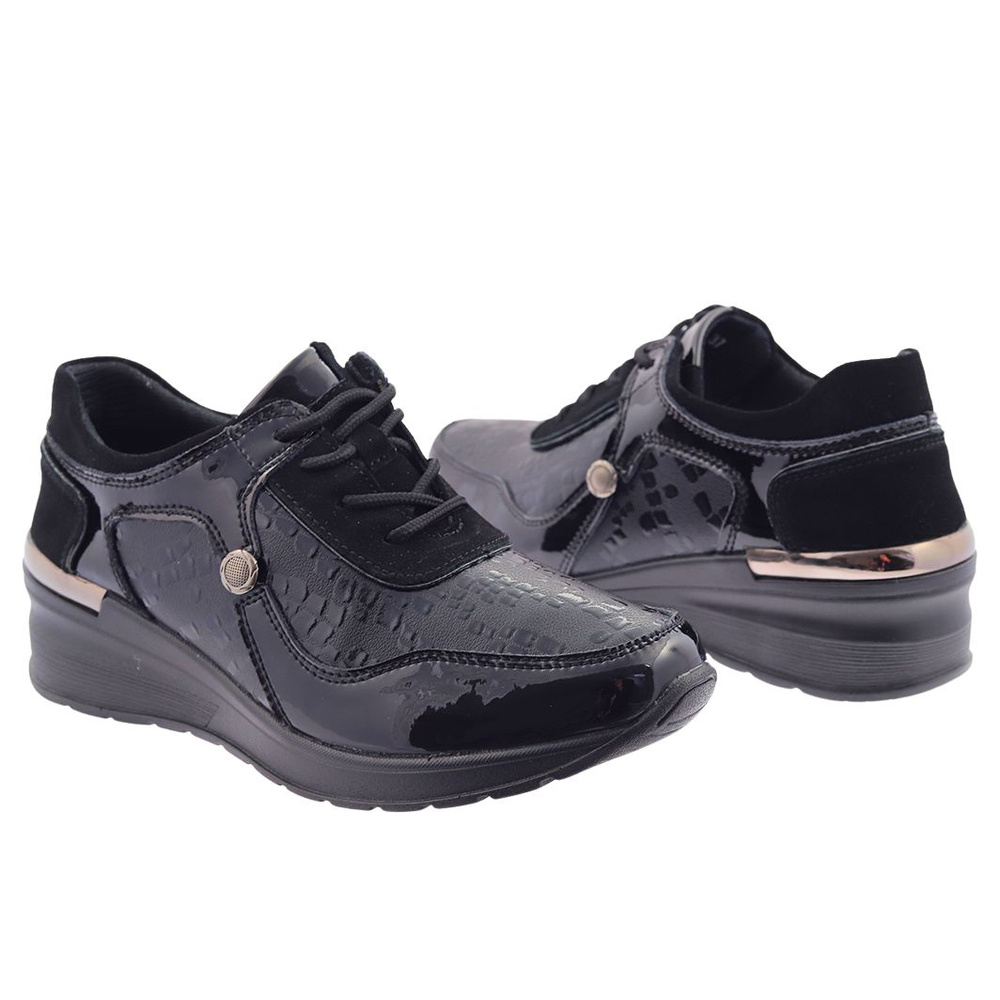 Černé lakované šněrovací tenisky na klínku