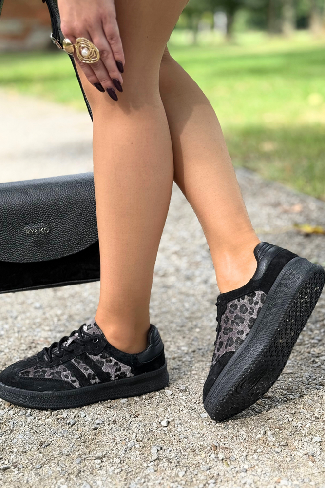 Kožené nazouvací boty na klínku se zipem, černé